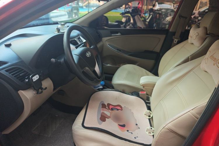 Used Hyundai Verna (older generation) 2014 1.4L Automatic Smart GLS Left Front Seat