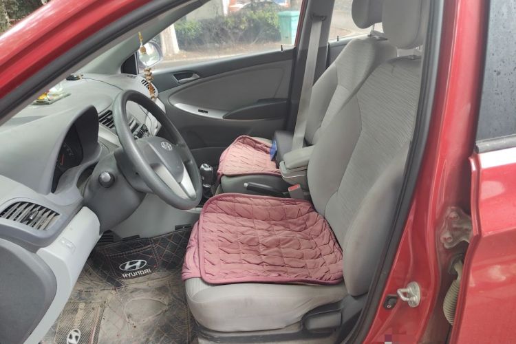 Used Hyundai Verna (older generation) 2014 1.4L Manual Smart GLS Trim Left Front Seat