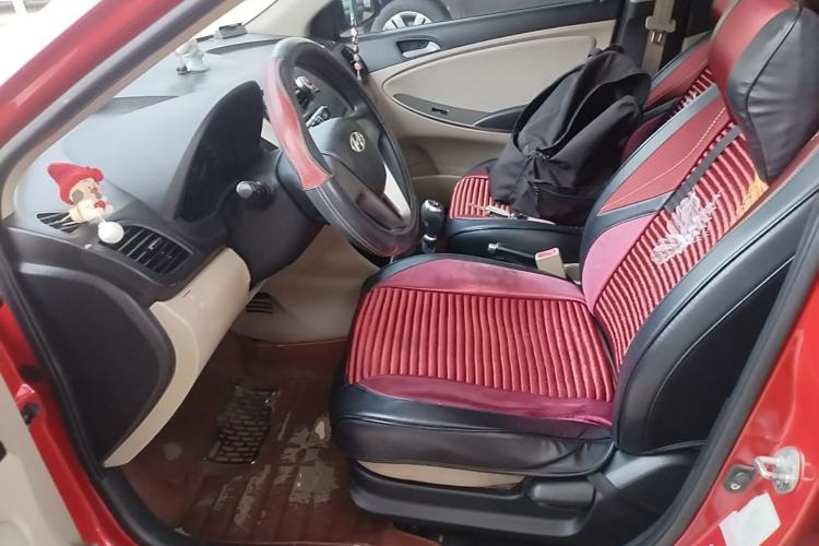 Used Hyundai Verna (older generation) 2014 1.4L Manual Smart GLS Trim Left Front Seat
