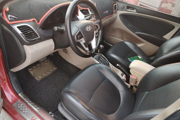 Used Hyundai Verna (older generation) 2014 1.4L Automatic Smart GLS Left Front Seat