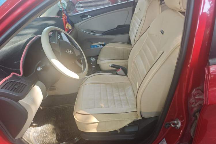 Used Hyundai Verna (older generation) 2014 1.4L Manual Smart GLS Trim Left Front Seat