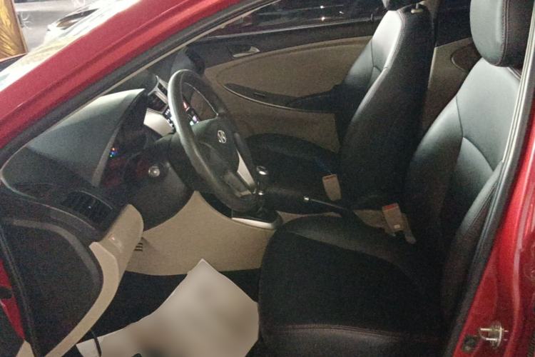 Used Hyundai Verna (older generation) 2014 1.4L Manual Smart GLS Trim Left Front Seat