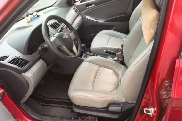 Used Hyundai Verna (older generation) 2014 1.4L Automatic Smart GLS Left Front Seat