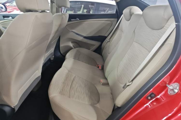 Used Hyundai Verna (older generation) 2014 1.4L Automatic Smart GLS Left Rear Seat