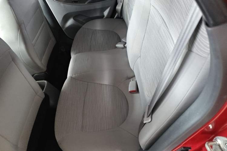 Used Hyundai Verna (older generation) 2014 1.4L Automatic Smart GLS Left Rear Seat
