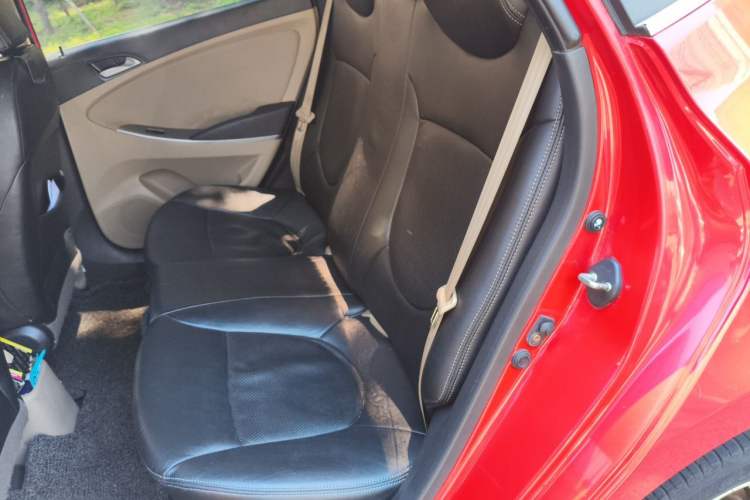 Used Hyundai Verna (older generation) 2014 1.4L Automatic Smart GLS Left Rear Seat