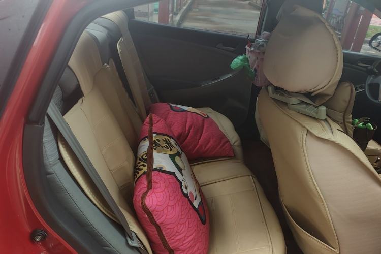 Used Hyundai Verna (older generation) 2014 1.4L Automatic Smart GLS Left Rear Seat