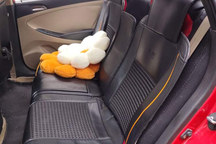 Used Hyundai Verna (older generation) 2014 1.4L Manual Smart GLS Trim Left Rear Seat