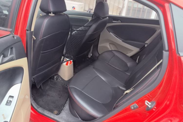 Used Hyundai Verna (older generation) 2014 1.4L Automatic Smart GLS Left Rear Seat
