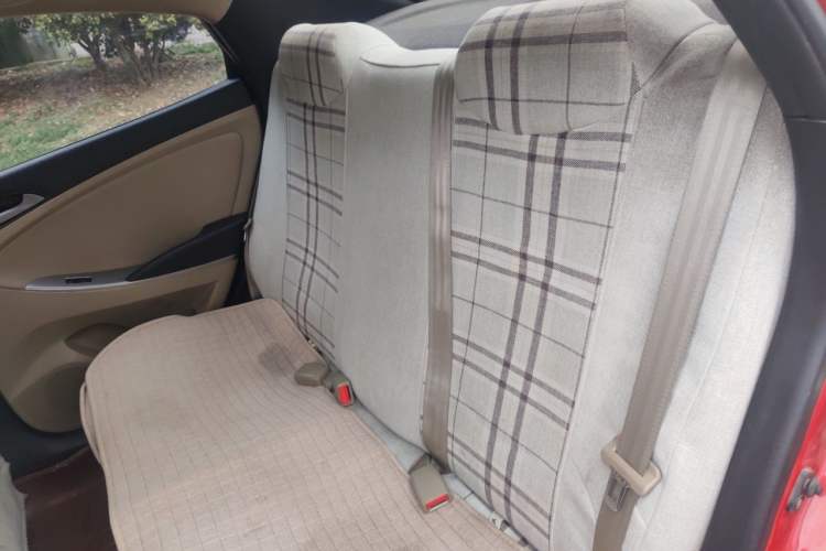 Used Hyundai Verna (older generation) 2014 1.4L Automatic Smart GLS Left Rear Seat