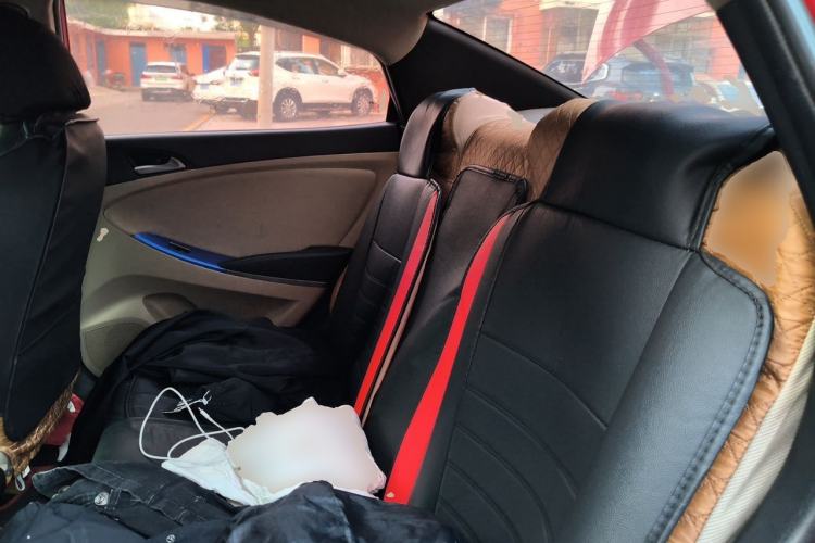 Used Hyundai Verna (older generation) 2014 1.4L Manual Smart GLS Trim Left Rear Seat