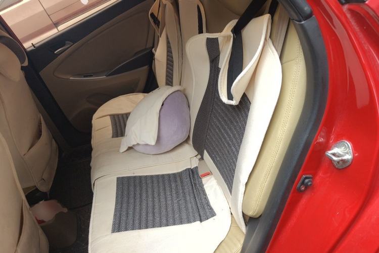 Used Hyundai Verna (older generation) 2014 1.4L Automatic Smart GLS Left Rear Seat