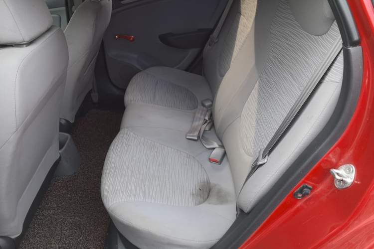 Used Hyundai Verna (older generation) 2014 1.4L Automatic Fashion GS Model Left Rear Seat