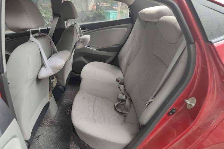 Used Hyundai Verna (older generation) 2014 1.4L Manual Smart GLS Trim Left Rear Seat
