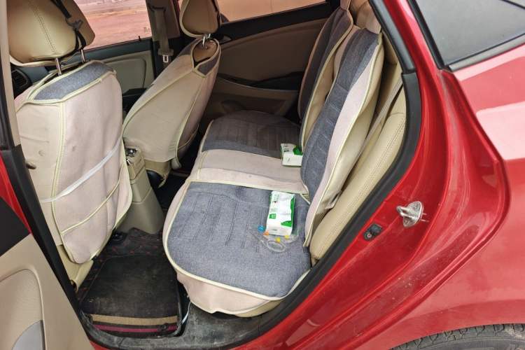 Used Hyundai Verna (older generation) 2014 1.4L Manual Smart GLS Trim Left Rear Seat