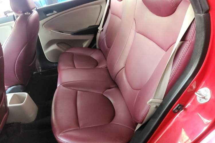 Used Hyundai Verna (older generation) 2014 1.4L Manual Smart GLS Trim Left Rear Seat