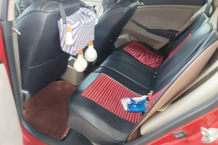 Used Hyundai Verna (older generation) 2014 1.4L Manual Smart GLS Trim Left Rear Seat