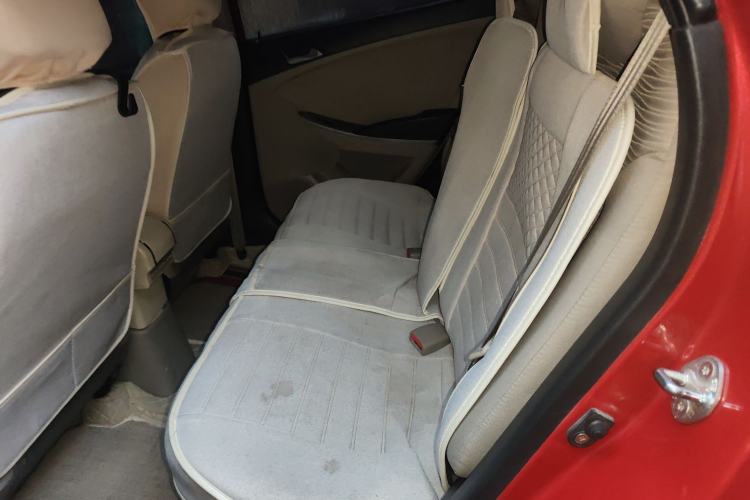 Used Hyundai Verna (older generation) 2014 1.4L Manual Smart GLS Trim Left Rear Seat
