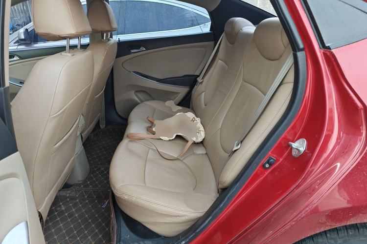 Used Hyundai Verna (older generation) 2014 1.4L Manual Smart GLS Trim Left Rear Seat