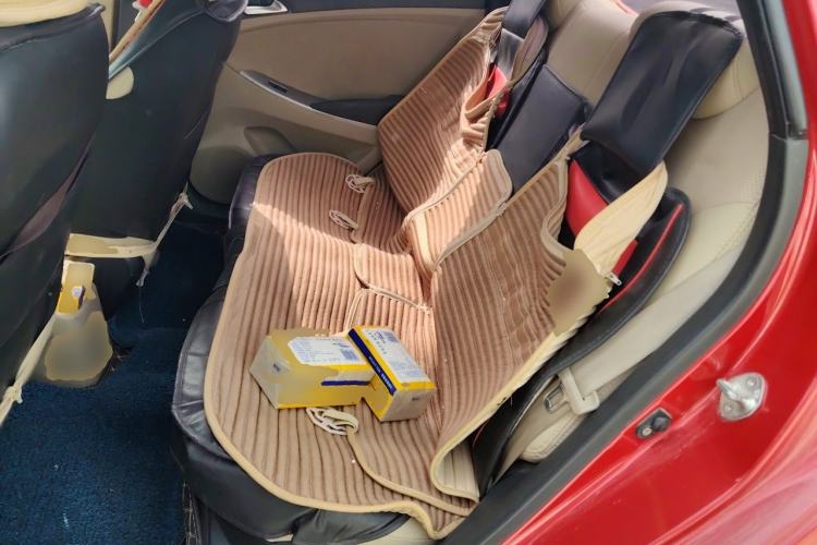 Used Hyundai Verna (older generation) 2014 1.4L Manual Top-Tier Model TOP Left Rear Seat