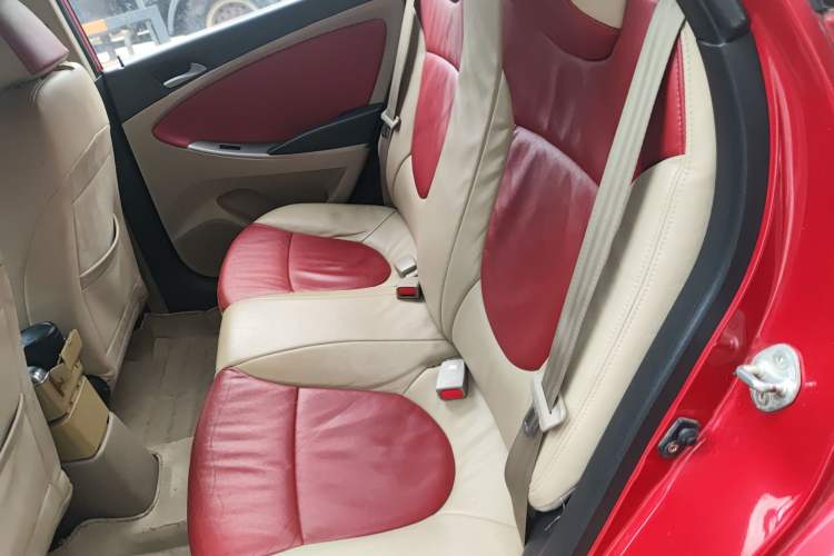 Used Hyundai Verna (older generation) 2014 1.4L Manual Smart GLS Trim Left Rear Seat