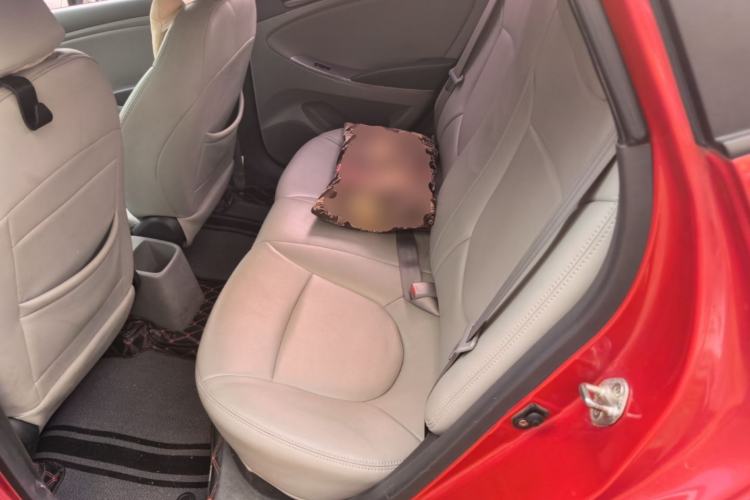 Used Hyundai Verna (older generation) 2014 1.4L Automatic Smart GLS Left Rear Seat