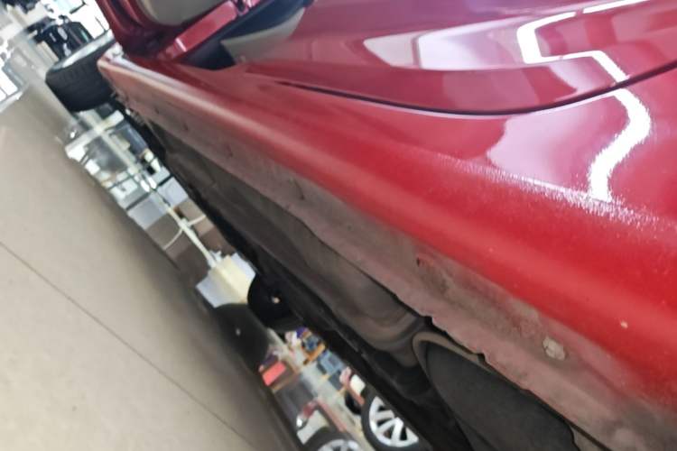 Used Hyundai Verna (older generation) 2014 1.4L Automatic Smart GLS Left Side Sill