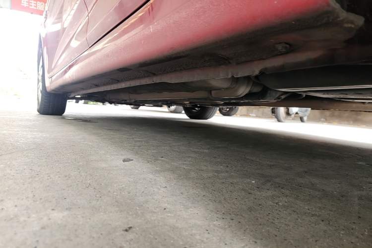Used Hyundai Verna (older generation) 2014 1.4L Manual Smart GLS Trim Left Side Sill