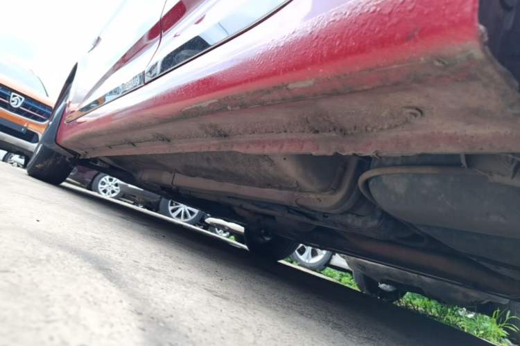 Used Hyundai Verna (older generation) 2014 1.4L Automatic Leading-Edge GLX Left Side Sill