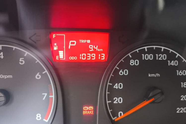Used Hyundai Verna (older generation) 2014 1.4L Automatic Smart GLS Odometer Close Up
