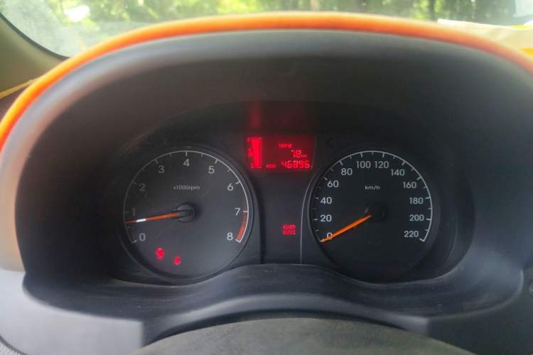 Used Hyundai Verna (older generation) 2014 1.4L Manual Smart GLS Trim Odometer Close Up