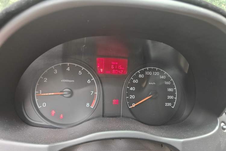 Used Hyundai Verna (older generation) 2014 1.4L Manual Smart GLS Trim Odometer Close Up