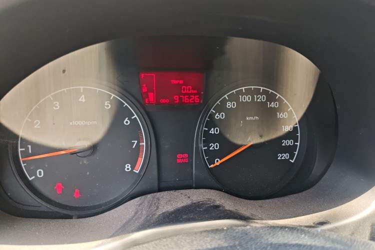 Used Hyundai Verna (older generation) 2014 1.4L Manual Smart GLS Trim Odometer Close Up