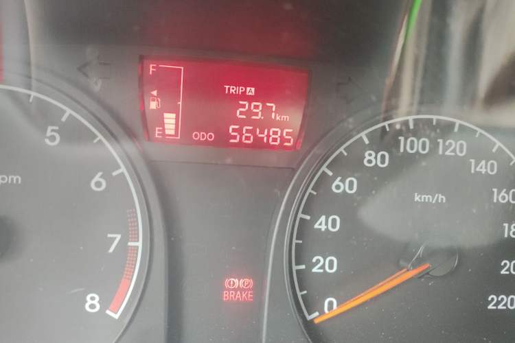 Used Hyundai Verna (older generation) 2014 1.4L Manual Smart GLS Trim Odometer Close Up