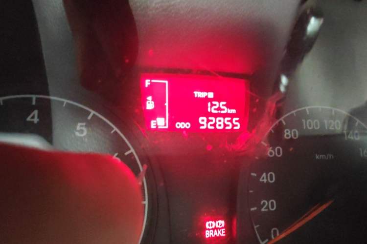 Used Hyundai Verna (older generation) 2014 1.4L Manual Smart GLS Trim Odometer Close Up