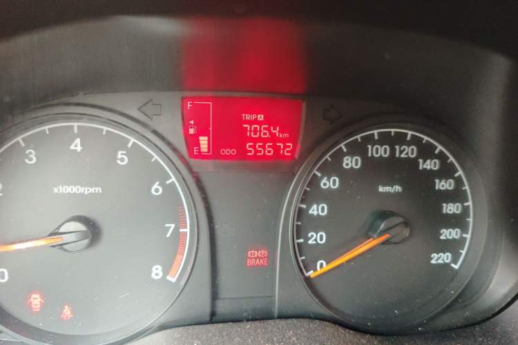 Used Hyundai Verna (older generation) 2014 1.4L Manual Smart GLS Trim Odometer Close Up