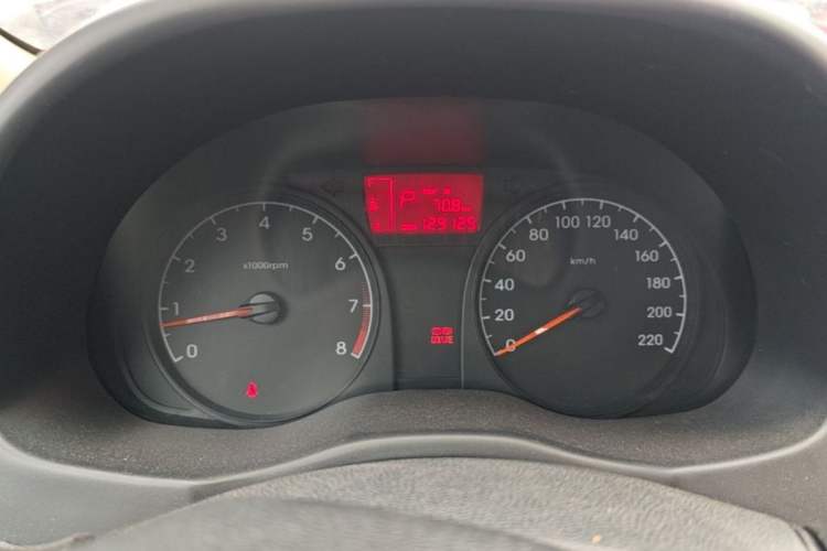 Used Hyundai Verna (older generation) 2014 1.4L Automatic Smart GLS Odometer Close Up