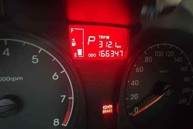 Used Hyundai Verna (older generation) 2014 1.4L Automatic Smart GLS Odometer Close Up