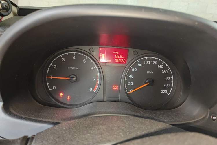 Used Hyundai Verna (older generation) 2014 1.4L Manual Smart GLS Trim Odometer Close Up