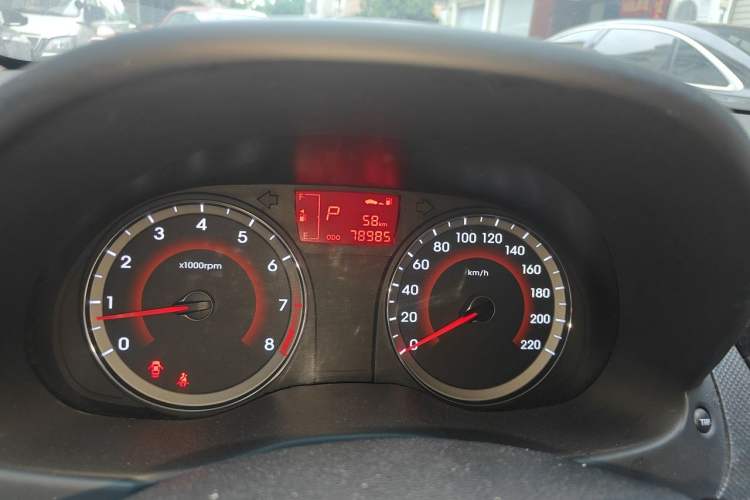 Used Hyundai Verna (older generation) 2014 1.4L Automatic Leading-Edge GLX Odometer Close Up