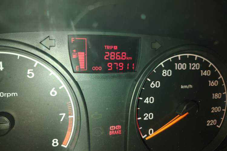 Used Hyundai Verna (older generation) 2014 1.4L Manual Smart GLS Trim Odometer Close Up