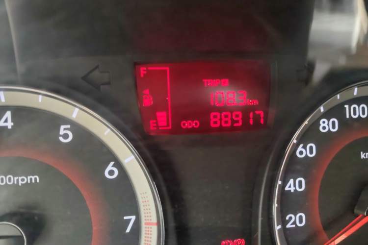 Used Hyundai Verna (older generation) 2014 1.4L Manual Top-Tier Model TOP Odometer Close Up