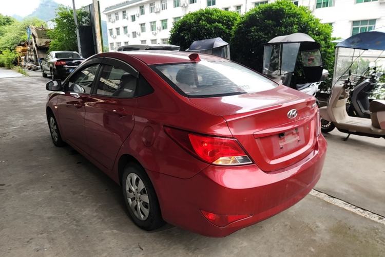 Used Hyundai Verna (older generation) 2014 1.4L Manual Smart GLS Trim Rear Left 45 Deg