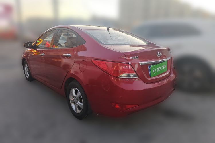 Used Hyundai Verna (older generation) 2014 1.4L Automatic Leading-Edge GLX Rear Left 45 Deg
