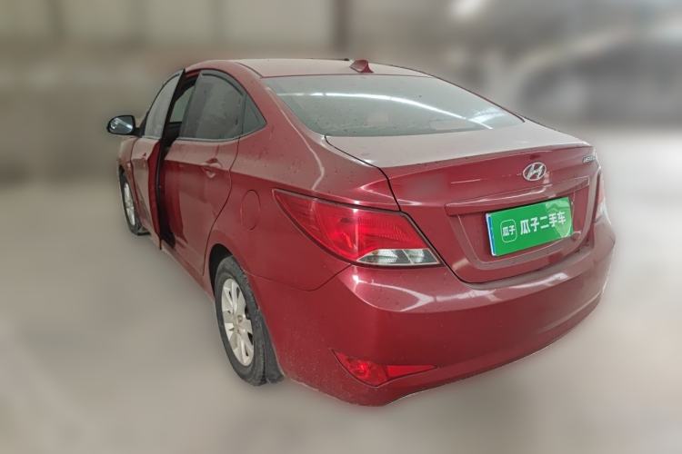 Used Hyundai Verna (older generation) 2014 1.4L Manual Smart GLS Trim Rear Left 45 Deg