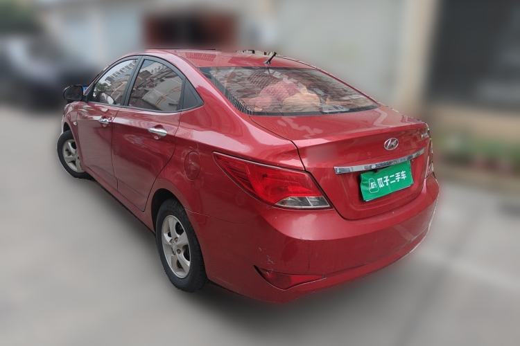 Used Hyundai Verna (older generation) 2014 1.4L Automatic Leading-Edge GLX Rear Left 45 Deg