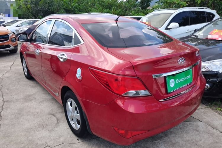 Used Hyundai Verna (older generation) 2014 1.4L Automatic Leading-Edge GLX Rear Left 45 Deg