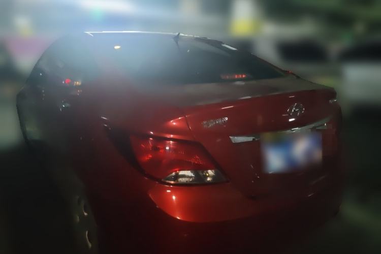 Used Hyundai Verna (older generation) 2014 1.4L Automatic Leading-Edge GLX Rear Left 45 Deg