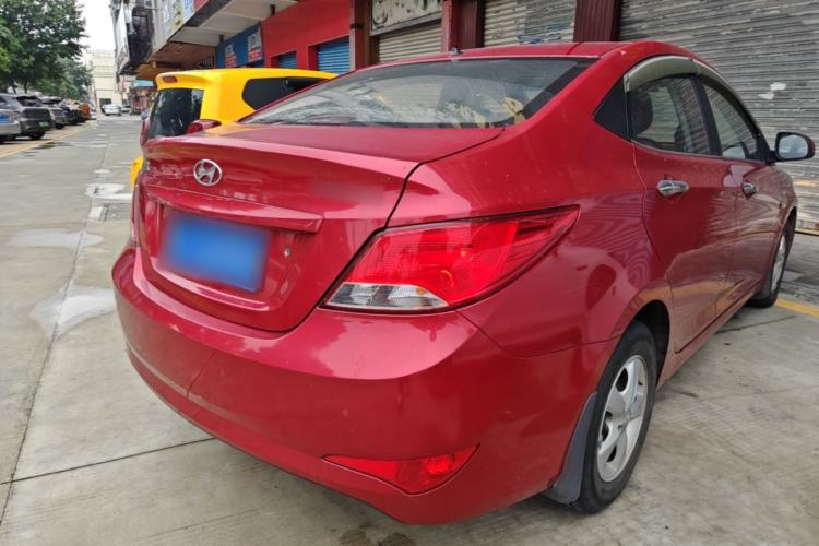 Used Hyundai Verna (older generation) 2014 1.4L Automatic Smart GLS Rear Right 45 Deg