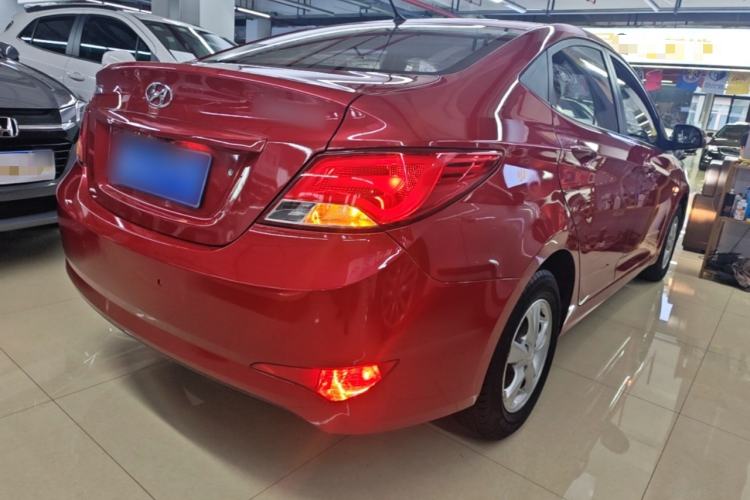 Used Hyundai Verna (older generation) 2014 1.4L Automatic Smart GLS Rear Right 45 Deg
